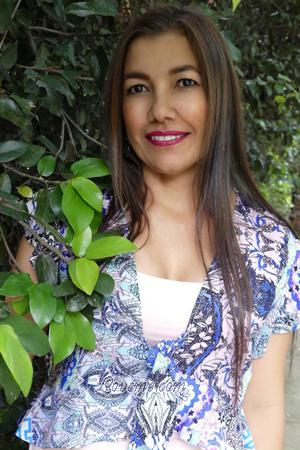 185965 - Luz Enith Age: 56 - Colombia