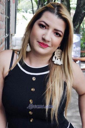 186686 - Guissela Age: 39 - Colombia